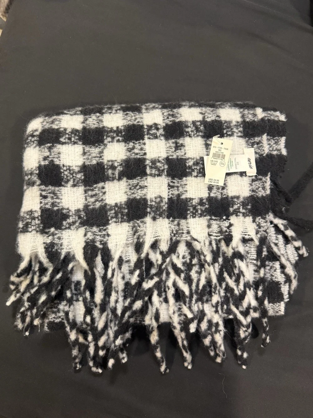 Aerie Black and White Checkered Blanket Scarf NWT